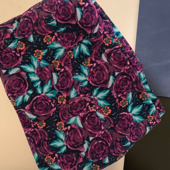 LuLaRoe Pants - OS LulaRoe Leggings LuLaRoe Pants - OS LulaRoe Leggings